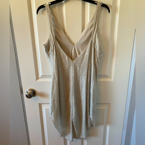 White and silver Dress - Picture 2 of 2